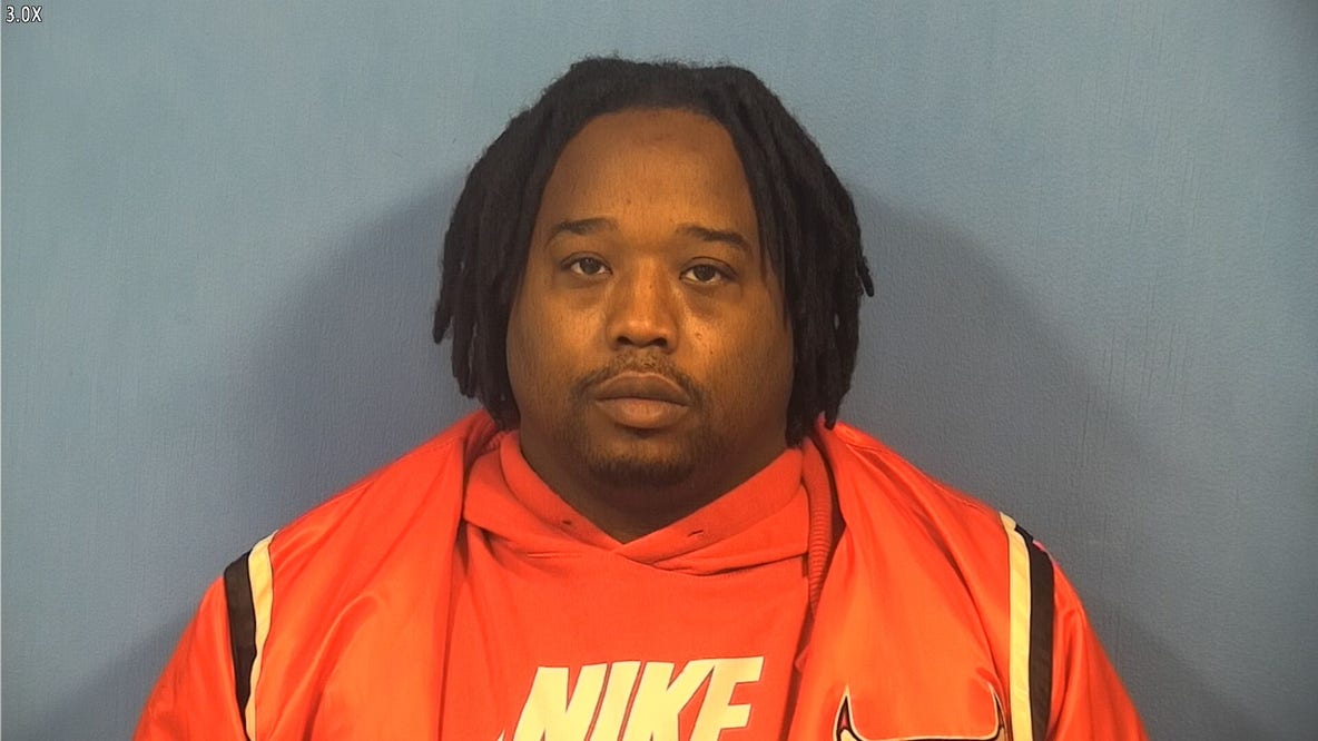 Felon on electronic monitoring steals from Target, leads pursuit across Chicago suburbs: prosecutors