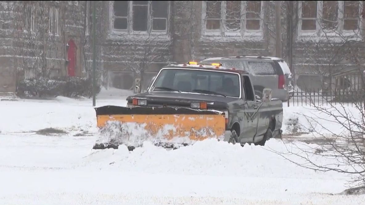 'It's Bears weather': Lake-effect snow hits Northwest Indiana