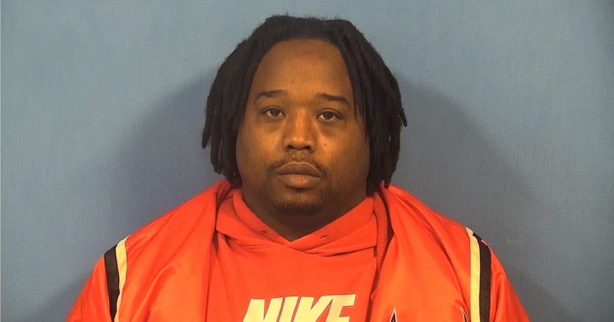 Felon on electronic monitoring steals from Target, leads pursuit across Chicago suburbs: prosecutors