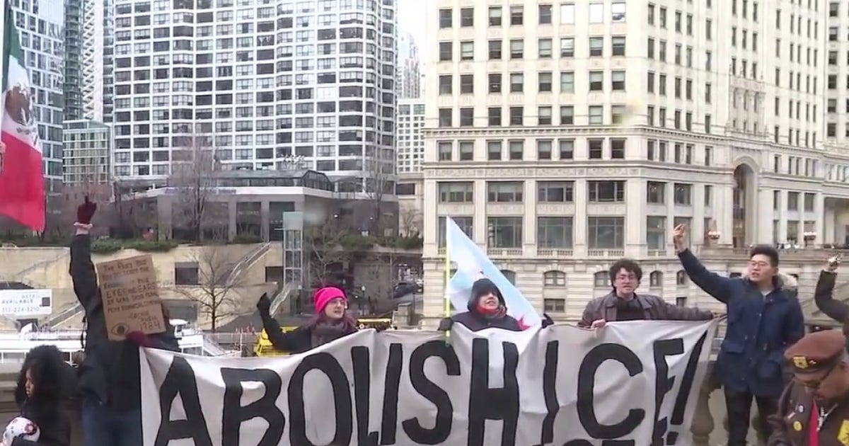 Anti-ICE demonstrators march through Chicago | FOX 32 Chicago