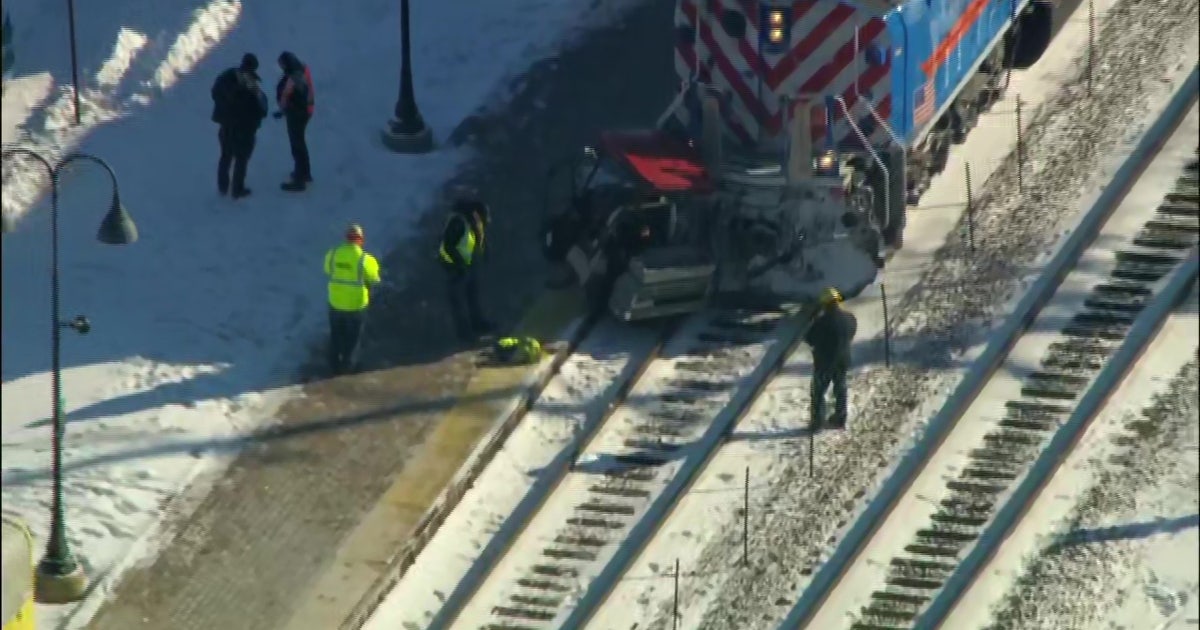 Bartlett snowplow driver dies after vehicle struck by Metra train | FOX ...