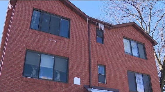 Chicago mother claims unsafe conditions in apartment are harming her children's health