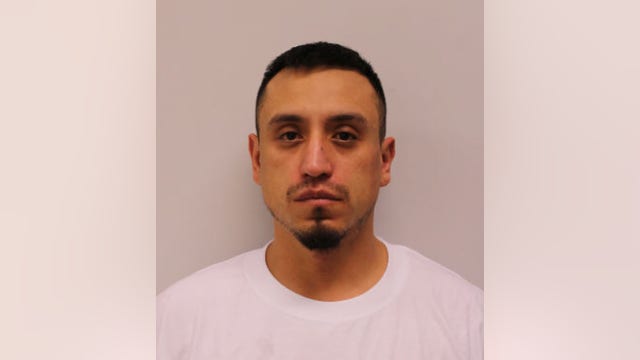 Man arrested after attacking, sexually assaulting woman outside her Mount Prospect home: police