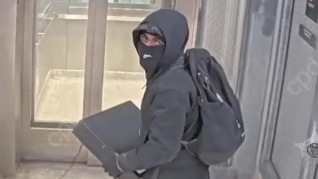 Video shows 'armed and dangerous' suspect in Chicago business burglary spree, police say