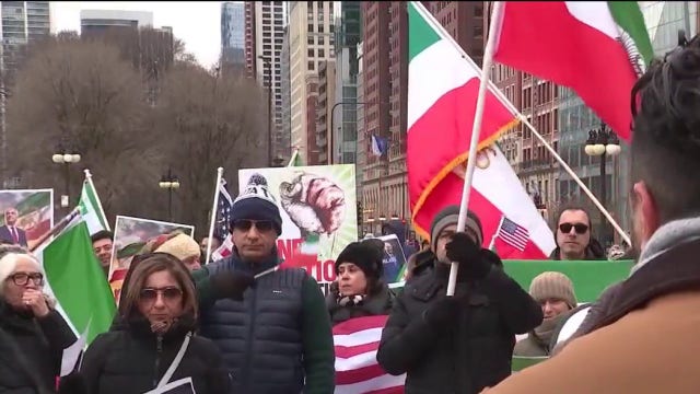 Chicago demonstrators rally in solidarity with Iranian protesters