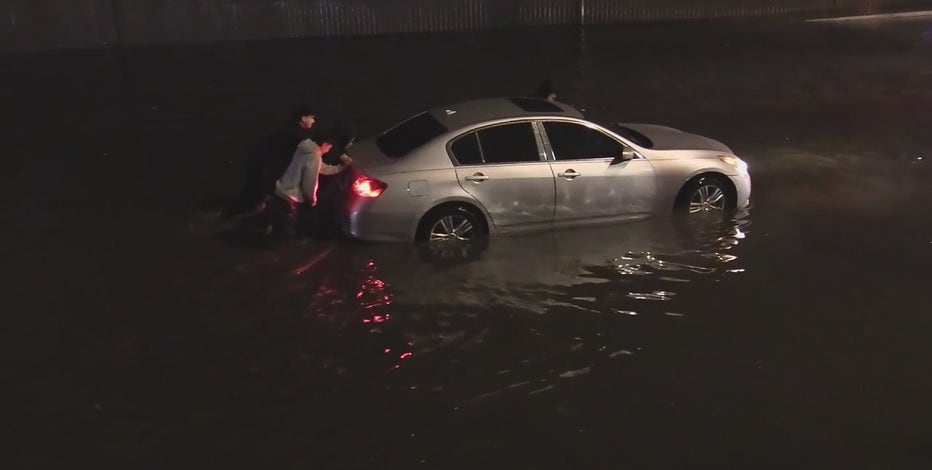 Record rainfall floods roads, leaves drivers stranded in Chicago area
