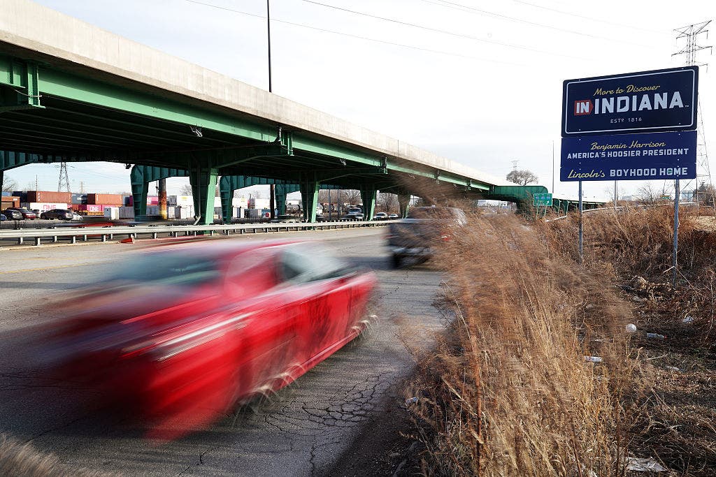 Indiana lawmakers advance bill to fund new Bears stadium