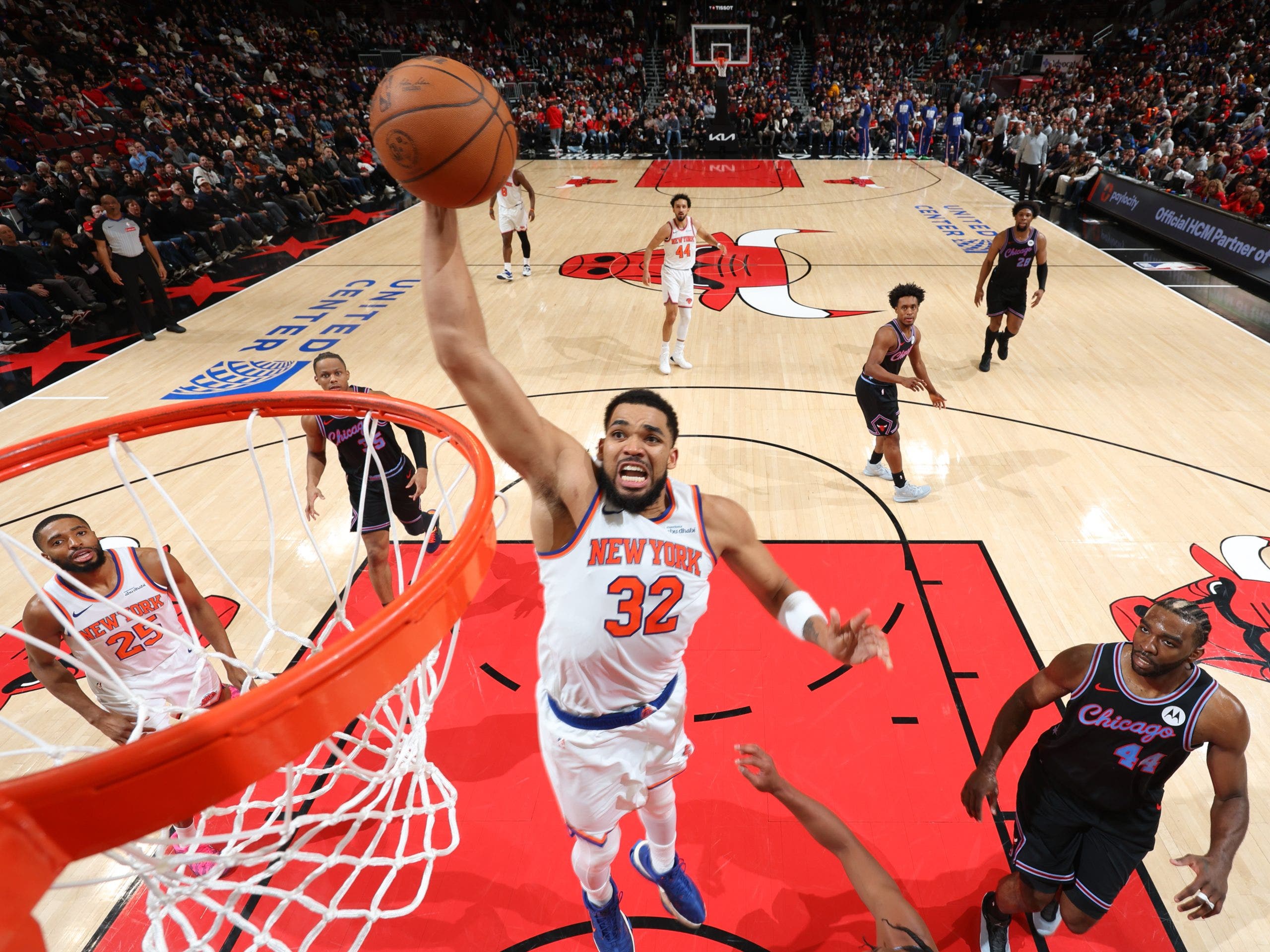 Towns has 28 points and 11 rebounds, Knicks top Bulls 105-99