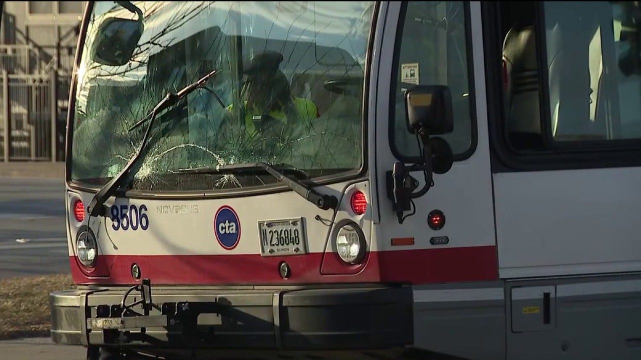 20 injured in crash involving CTA bus on Chicago's South Side, officials say