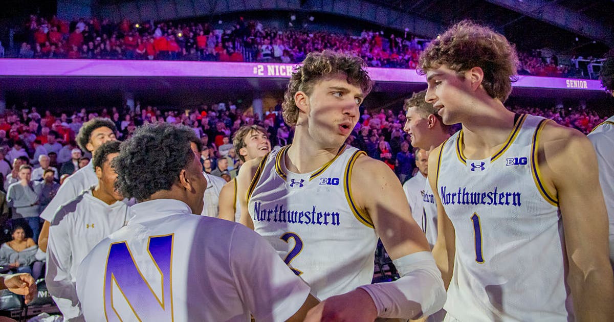 Martinelli's buzzer-beater sinks Oregon, lifts Northwestern to third win in a row: 'We're playing our best'