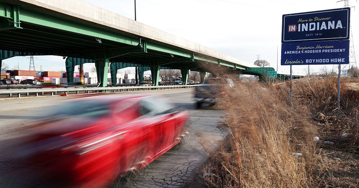 Indiana lawmakers advance bill to fund new Bears stadium