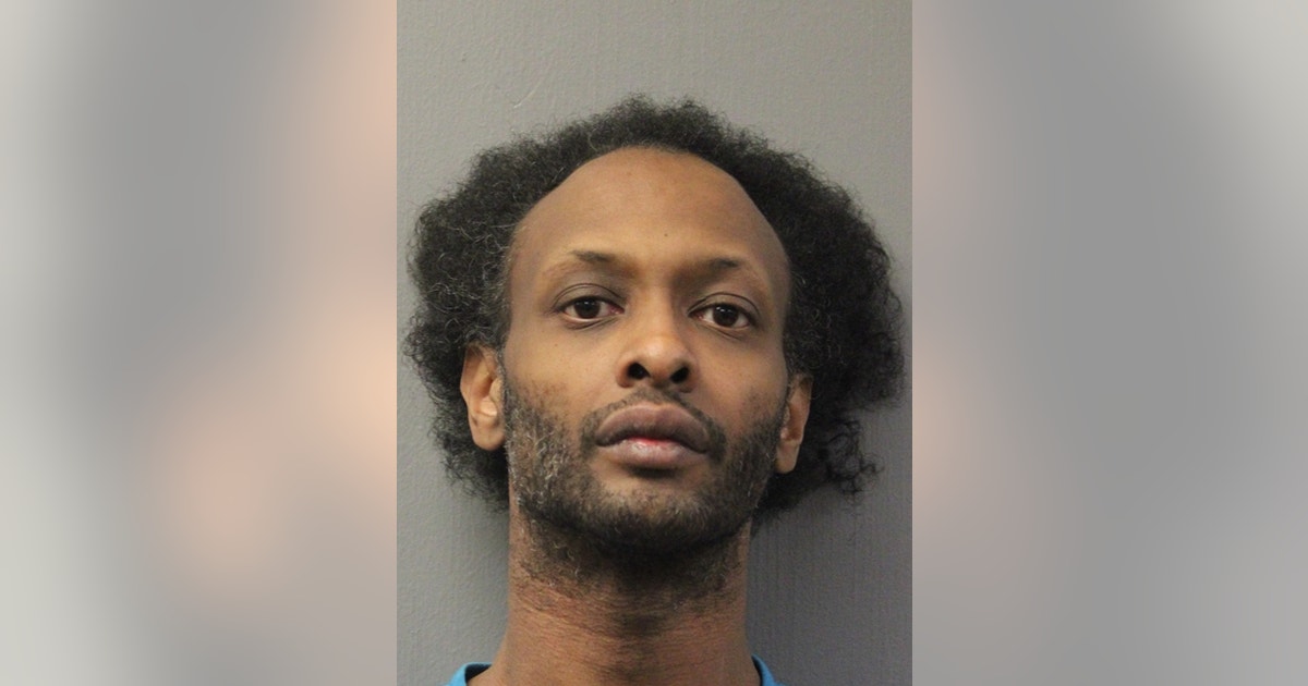 Chicago man arrested minutes after West Side stabbing, house fire | FOX ...