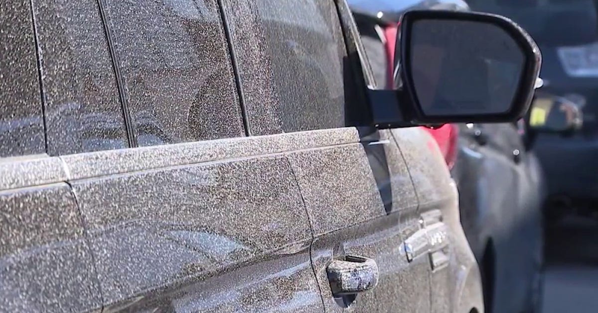 Wildfire smoke, rain leave cars coated in dust across Chicagoland