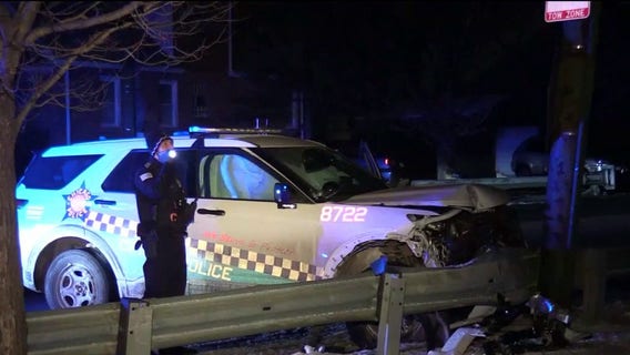 Chicago police officers hospitalized after crash in Jefferson Park