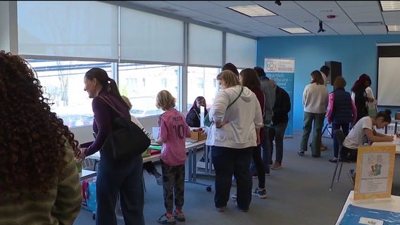 Volunteers give back on Presidents’ Day at Oak Park children’s clinic