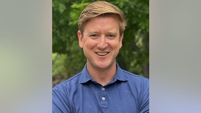 Small business owner Liam Stanton announces run for Chicago mayor