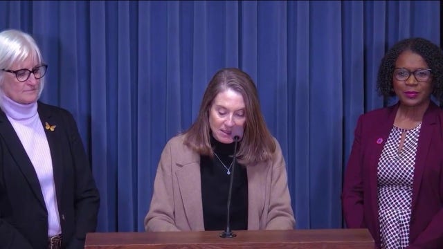 New bill would ban ICE agents from becoming law enforcement officers in Illinois