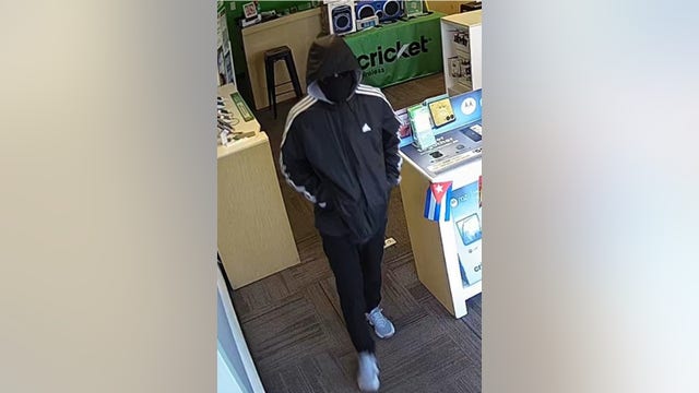 Thief who stole $1,000 from Joliet store on the loose, police say
