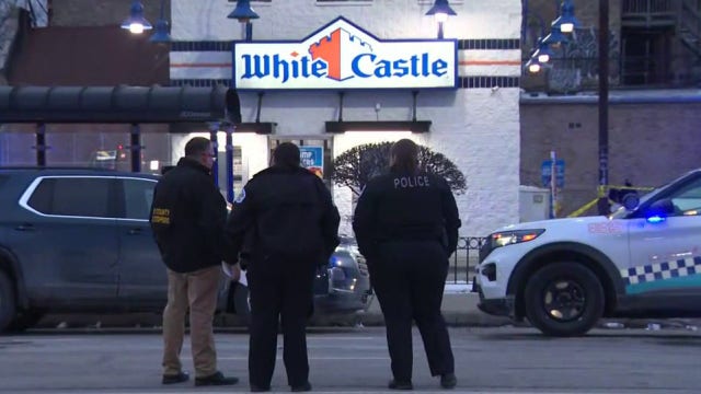 Shooting outside Chicago White Castle leaves 2 men dead, suspects on the run