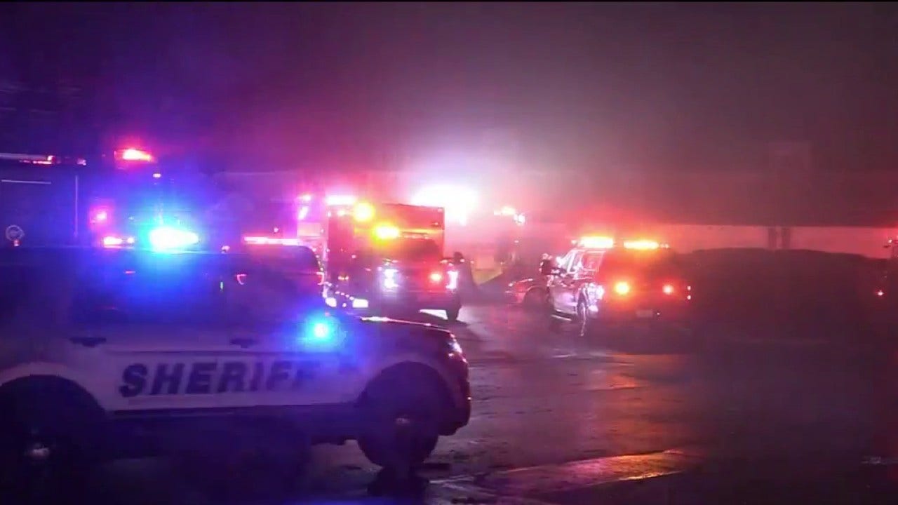 Pilot killed after small plane crashes behind Deerfield townhomes