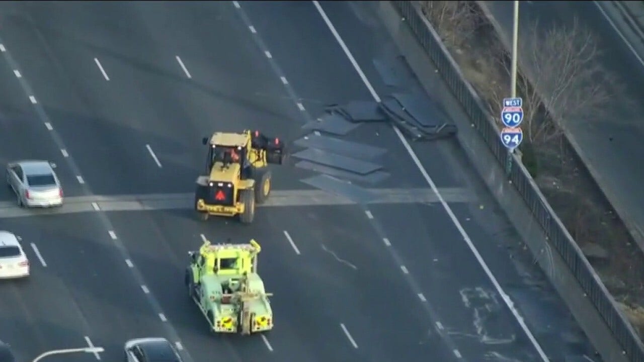 Chicago crash near I-90/94 split blocks lanes, snarls morning commute