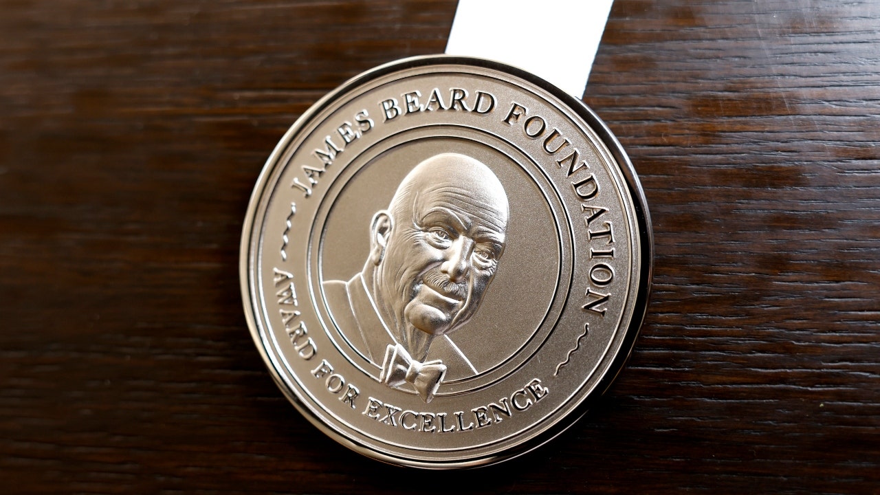 James Beard awards to stay in Chicago through 2028