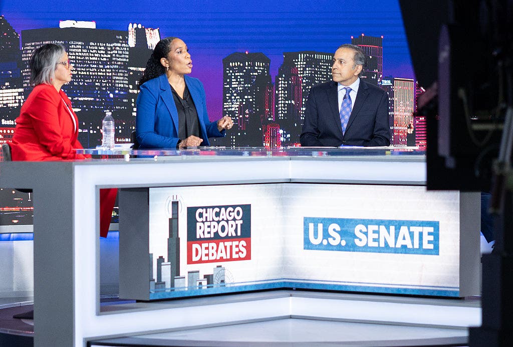 Congress is on track for record retirements. In Illinois, that's created a candidate frenzy