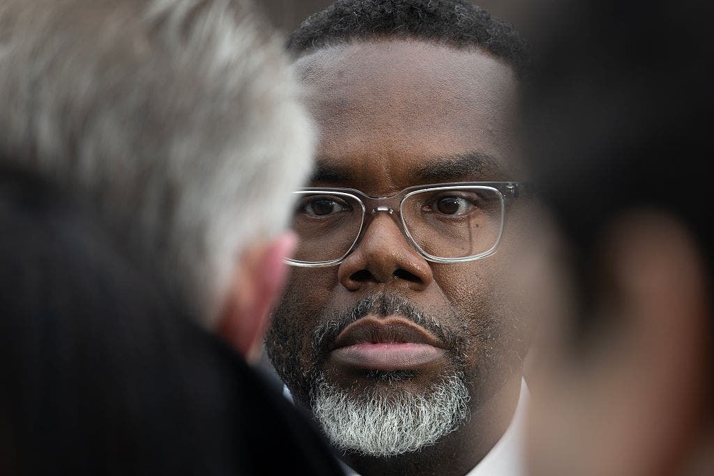 Chicago mayor claps back at CHA chair over CEO pick