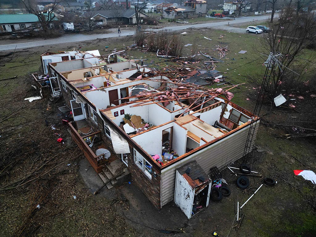 Tornadoes rip through Chicago-area, NW Indiana, killing 2 and leaving widespread damage