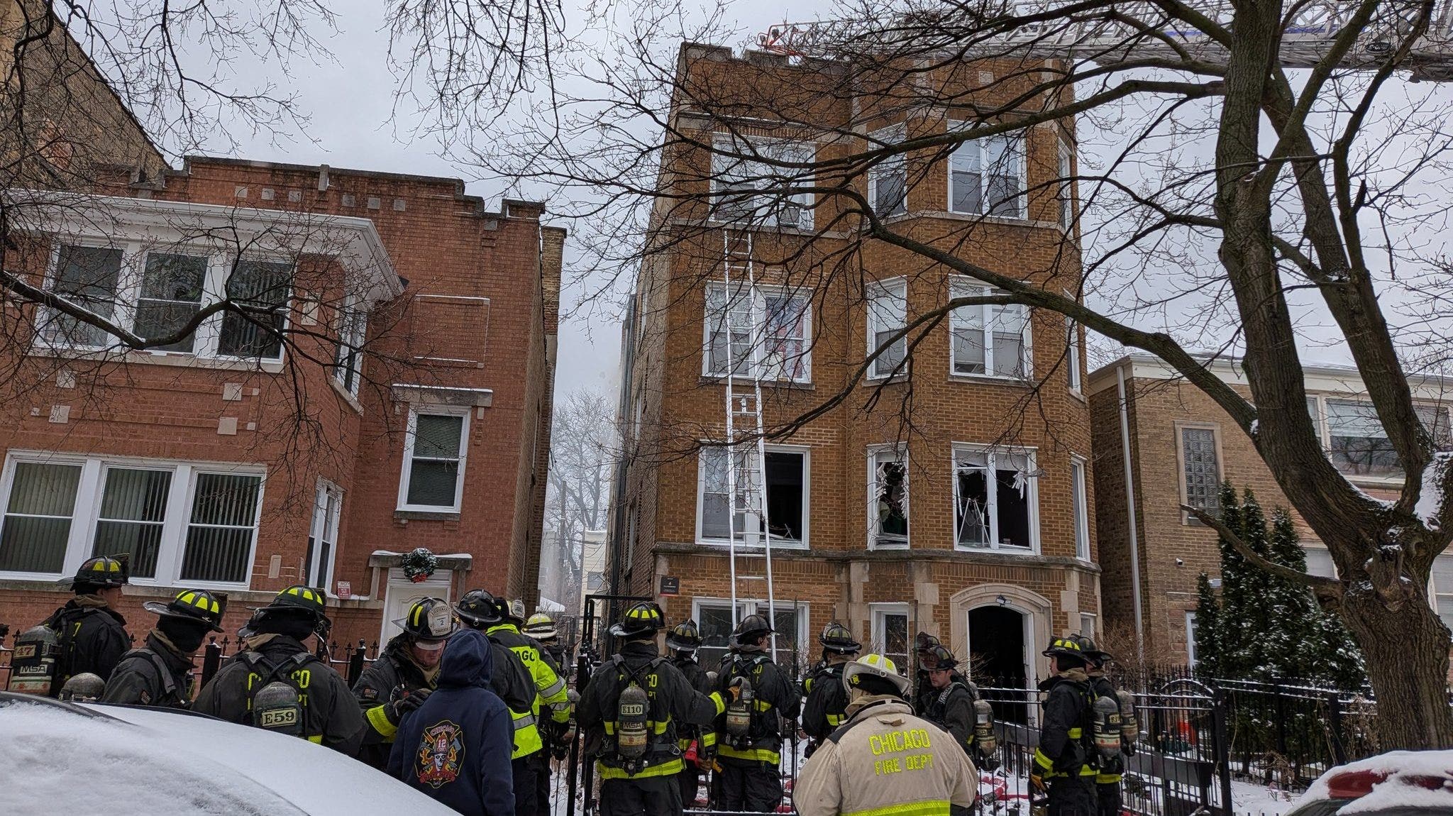 Chicago firefighter dies from injuries suffered battling North Side fire