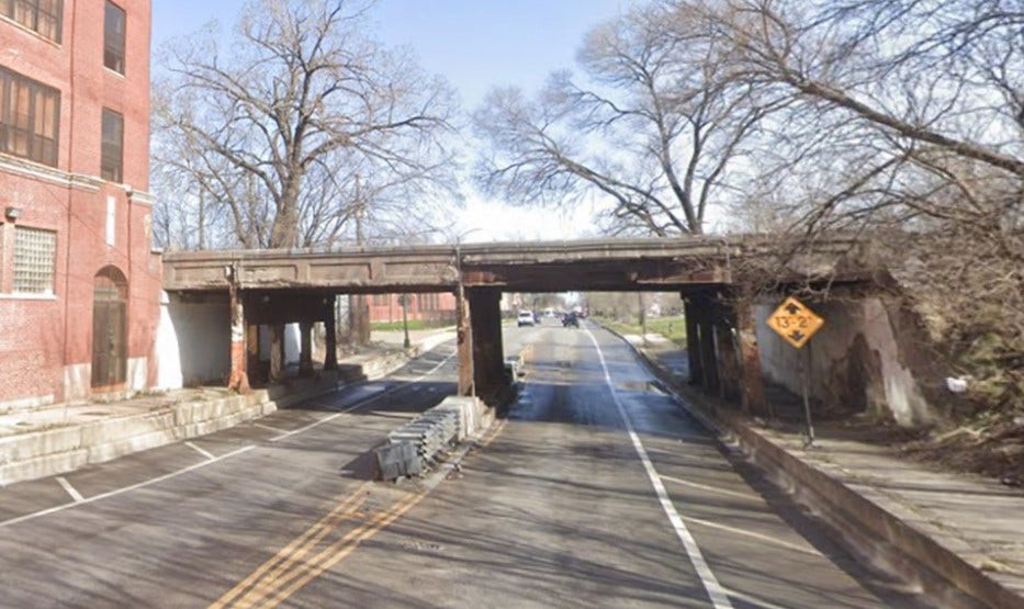 Chicago police investigate hit-and-run after vehicle crashes into viaduct