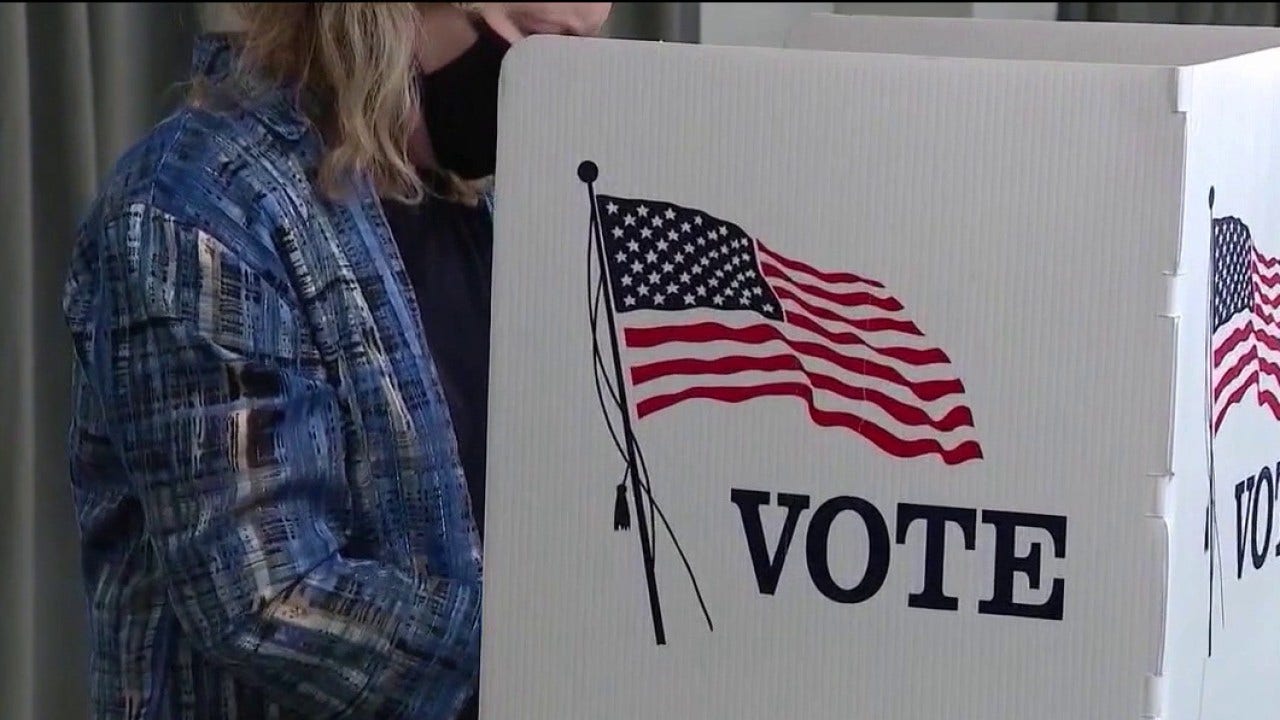 ICE won't be tolerated at Chicago-area polling places, clerk says