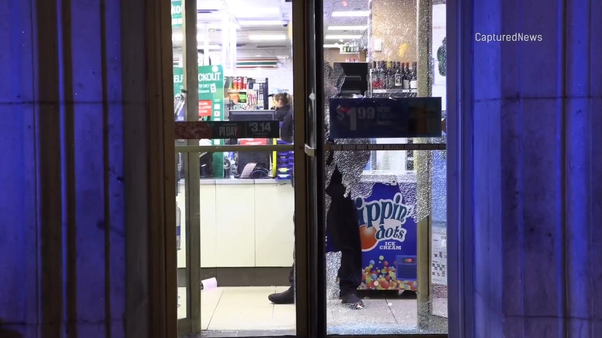 Downtown Chicago thief shot, injured man, police say