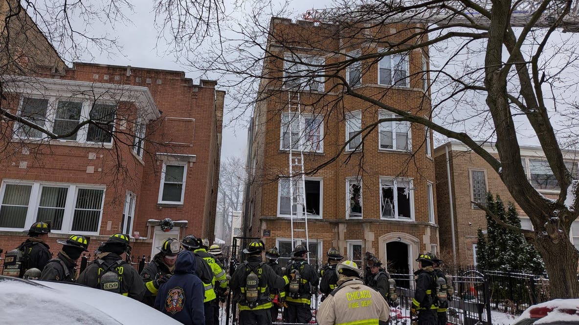 Chicago firefighter dies from injuries suffered battling North Side fire