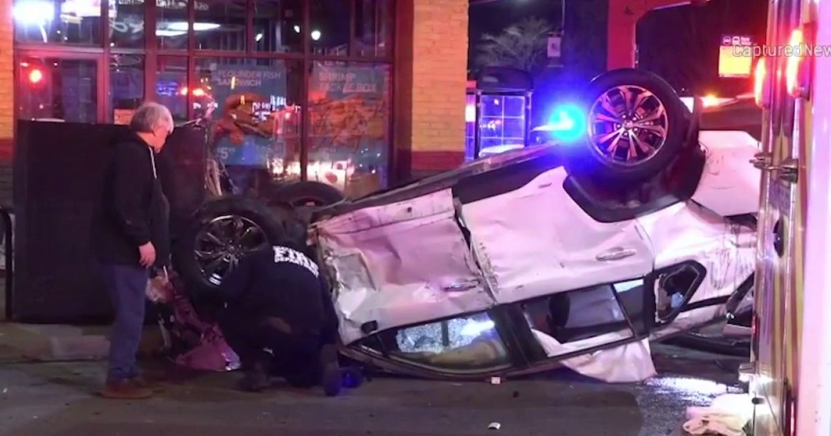 6 injured in 3-car crash on Chicago’s North Side, police say | FOX 32 ...