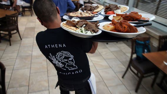 Chicago City Council votes to keep subminimum wage for tipped workers, despite mayor’s opposition