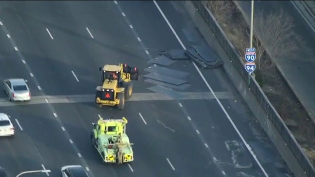 Chicago crash near I-90/94 split blocks lanes, snarls morning commute
