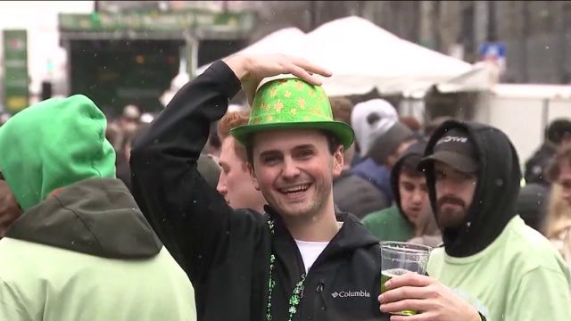 Chicago celebrates St. Patrick's Day with river dyeing, parades and packed bars