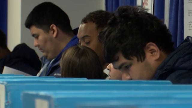 Chicago voter turnout: Hundreds of thousands flock to polls for Illinois primary election