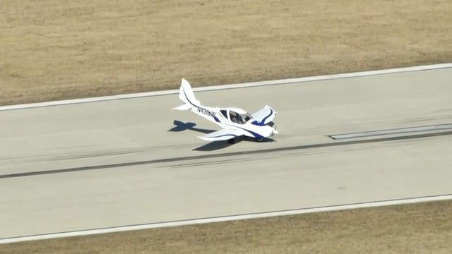 Small plane damaged after landing gear malfunction at Aurora airport: FAA