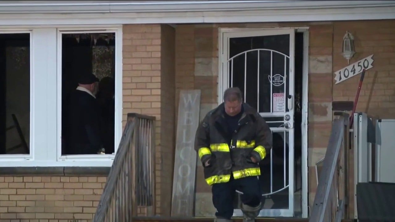 Fire on Chicago's South Side leaves 10-year-old girl dead, man critically injured