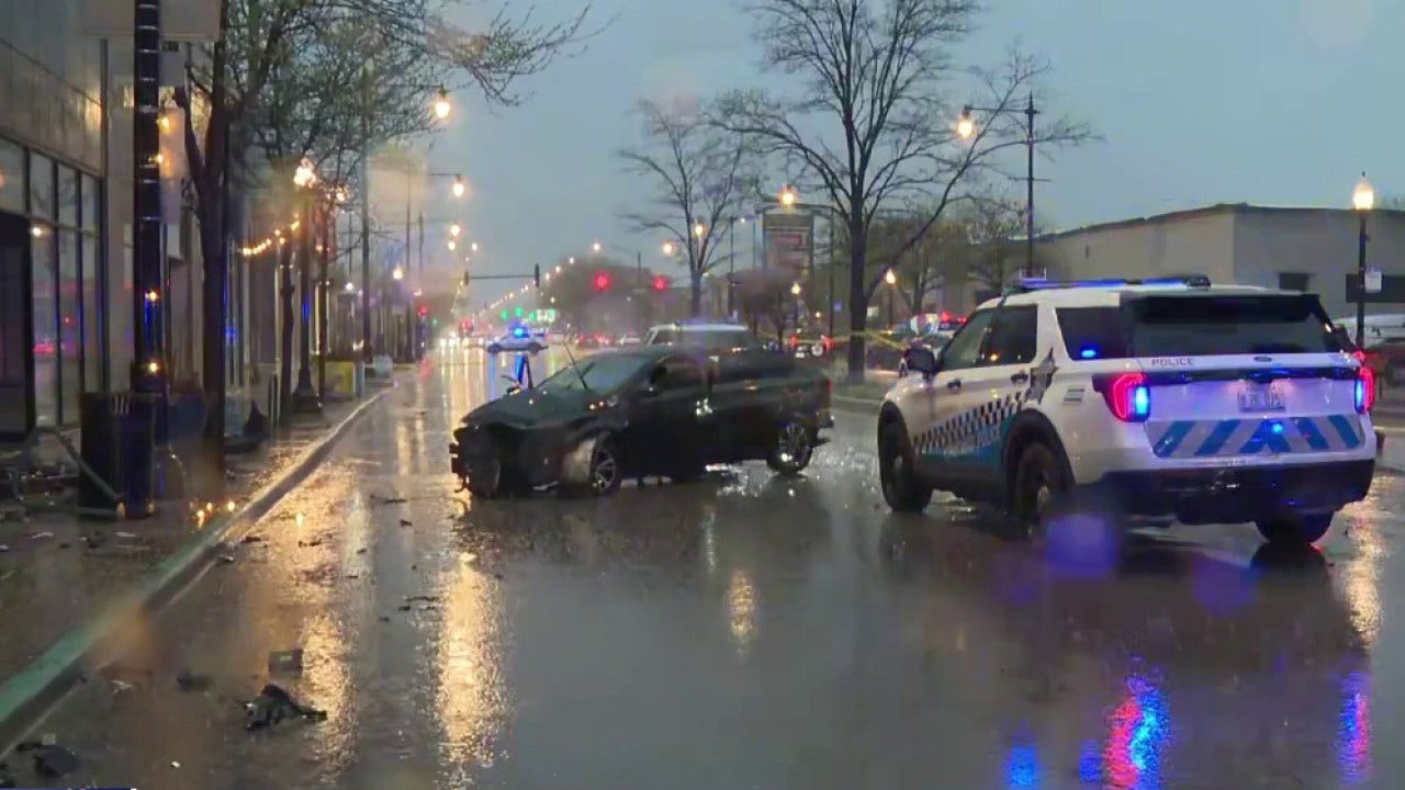 4 arrested after stolen car crashes during Chicago police chase on NW Side