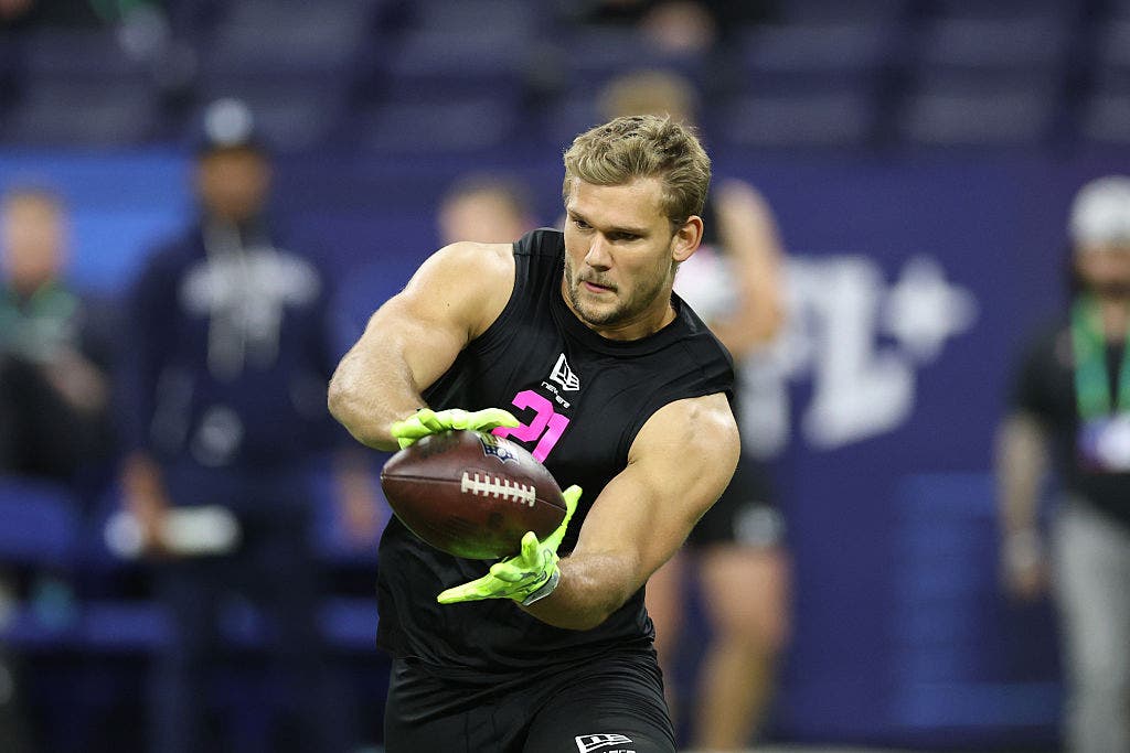 Chicago Bears select Sam Roush in 2026 NFL Draft: What it means for the team