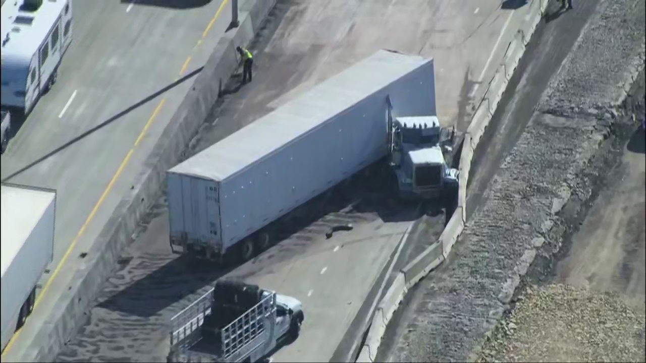 Five-vehicle crash shuts down I-80 near I-55 in Joliet
