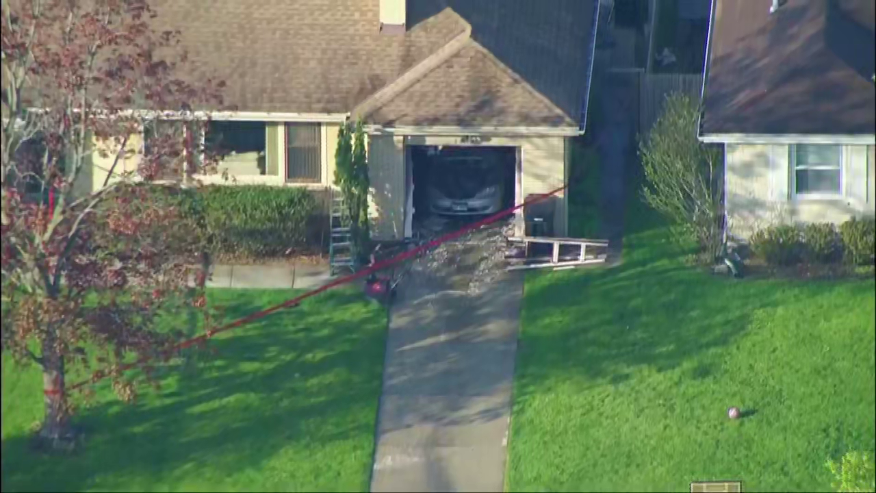 Man dies in early morning house fire on Chicago's Northwest Side