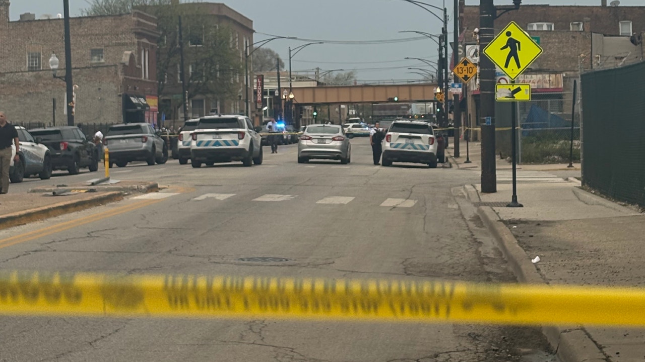 Chicago police: 3 killed, 1 critically injured in shooting on West Side