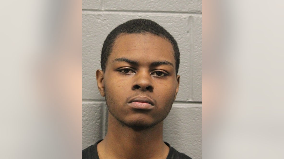 Chicago man arrested hours after woman carjacked at gunpoint