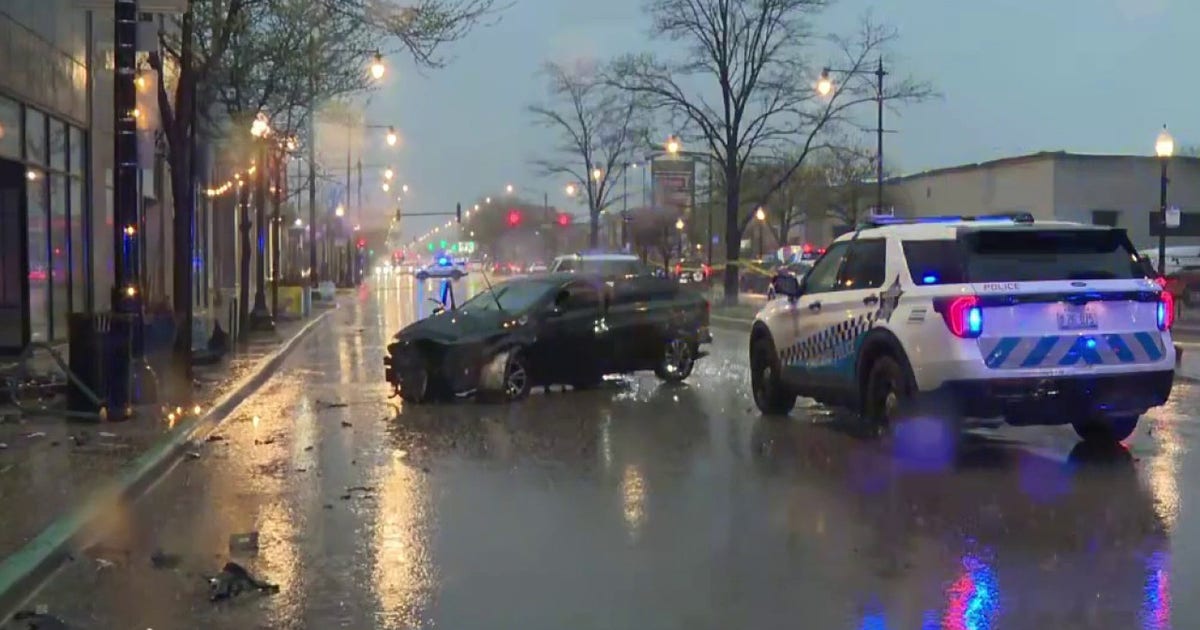 4 arrested after stolen car crashes during Chicago police chase on NW ...