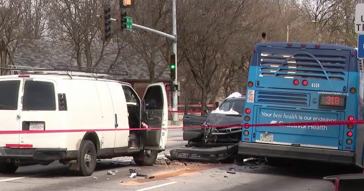 Driver found fatally shot after Oak Park crash injures 14 others ...