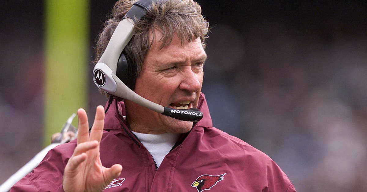 Dave McGinnis, long-time NFL coach who was wrongly announced as Chicago Bears head coach, dies at 74